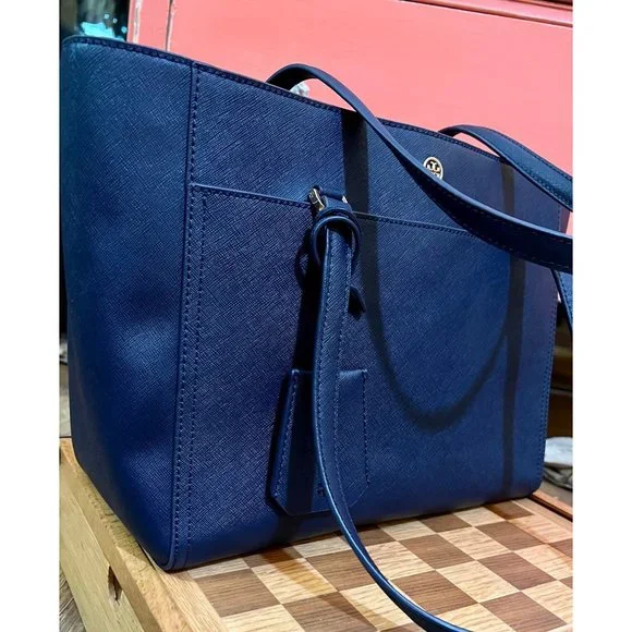 ♦️TORY BURCHN NAVY SMALL PARKER TOTE - Picture 9 of 12
